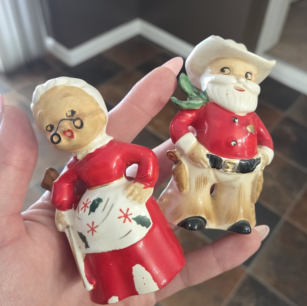 Vintage Western Cowboy Santa Claus and Mrs. Claus Salt & Pepper Shakers